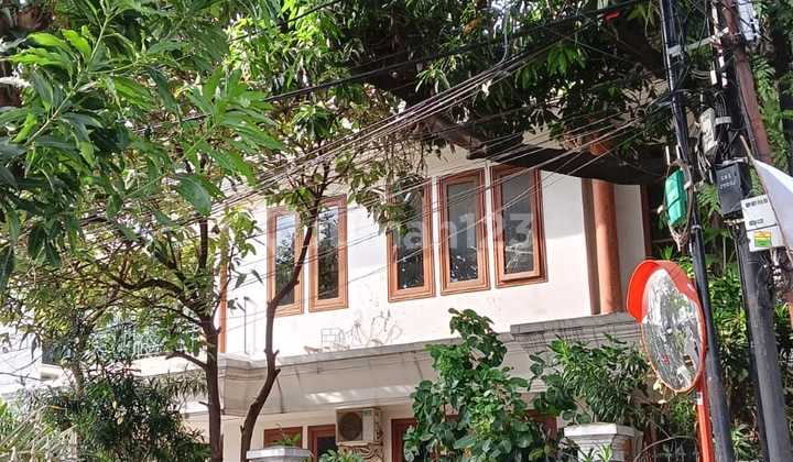 Di Jual Rumah Bagus Lokasi Kebon Jeruk