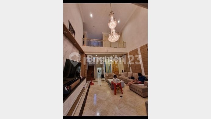 For Sale 2.5-Story Luxury House in Mulyorejo Area, East Surabaya 2