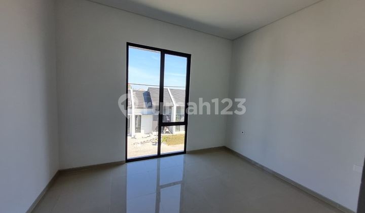 RENT A 2-STORY HOUSE, NICE AND NEW, MERR AREA EAST SURABAYA, NEGOTIABLE