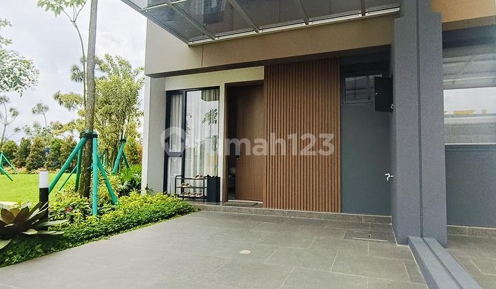 Dijual Rumah Modern Minimalis di Bsd City - Harga Rp 1,5 M 2