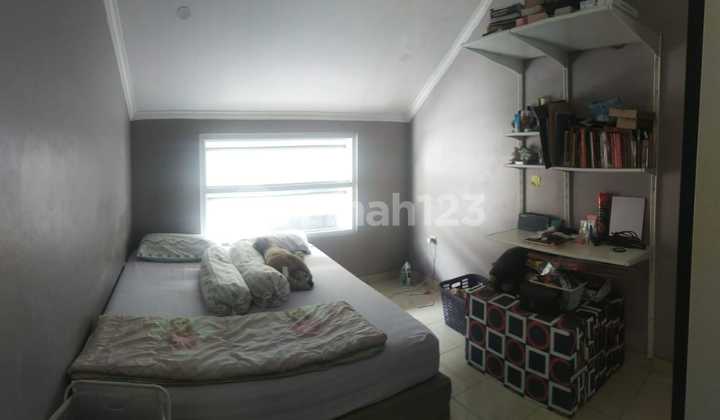 Comfortable 2-Story Residence Near Toll Access and Schools 2