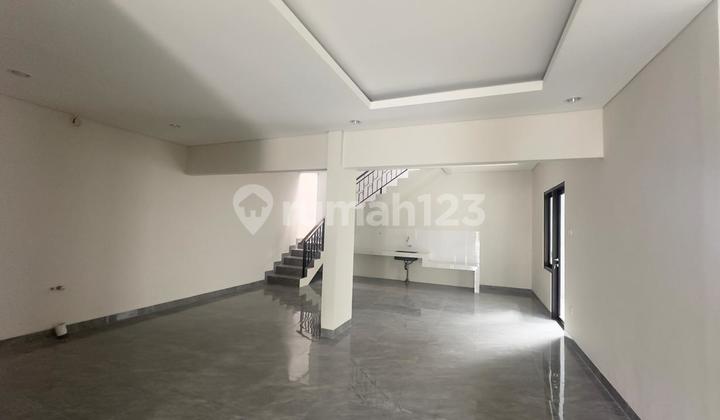 Hunian Nyaman 2 Lantai Dekat Sekolahan di Lokasi Strategis