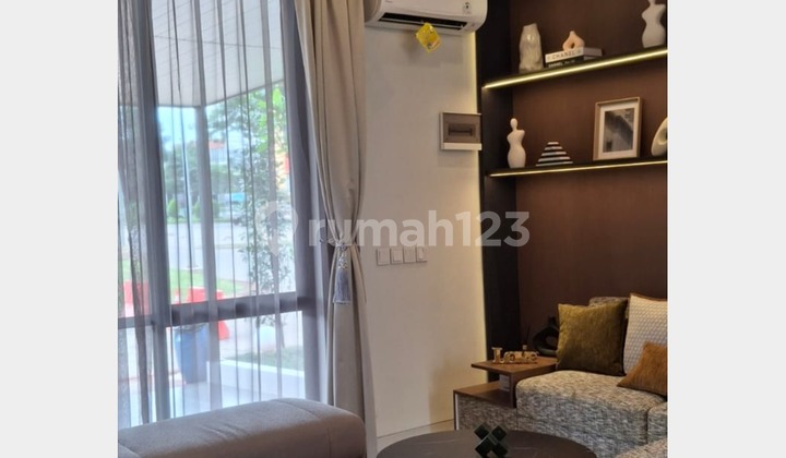 Comfortable 2-Story Residence Near Schools Comfortable 2-Story Residence Near Schools