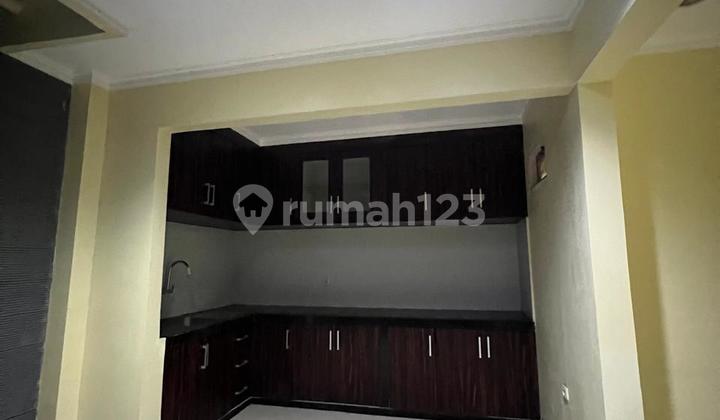 For Rent: Comfortable 2-Story Residence Near Toll Access 1