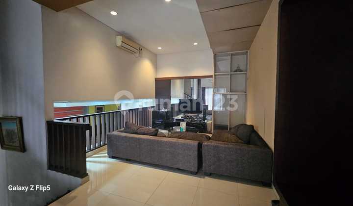 2-Story Residence Near Schools and Mall Living Word 2