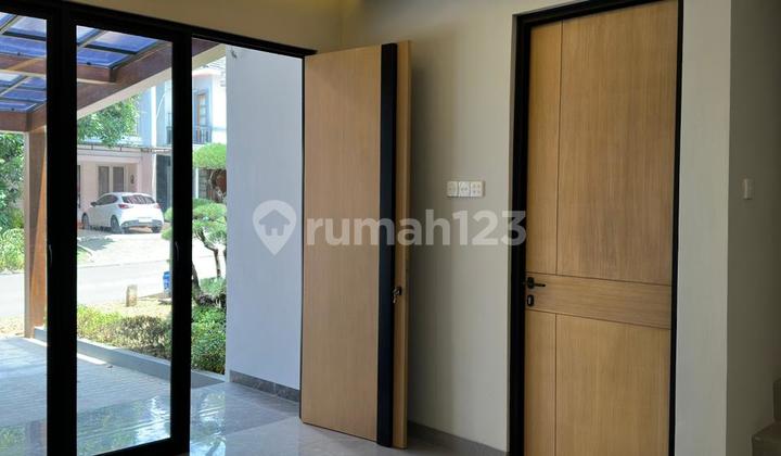 Rumah dengan Suasana Asri di Kota Wisata Cibubur Rumah dengan Suasana Asri di Kota Wisata Cibubur