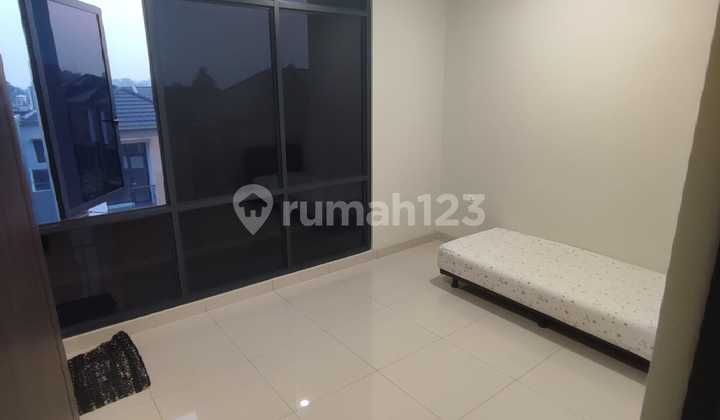 Disewakan Rumah Rapih Dekat Sekolahan dan Supermarket Disewakan Rumah Rapih Dekat Sekolahan dan Supermarket