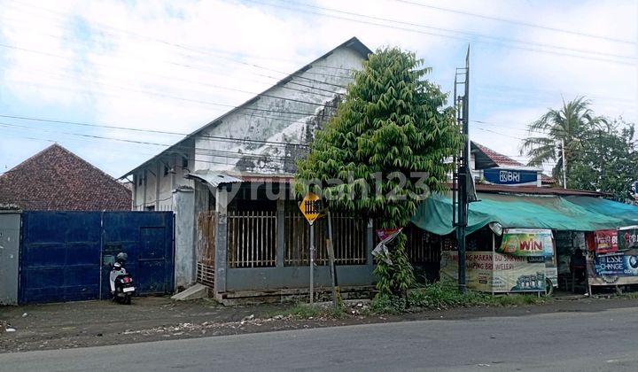 City Center Warehouse in a Strategic Area Suitable for Trade, Services, and Offices