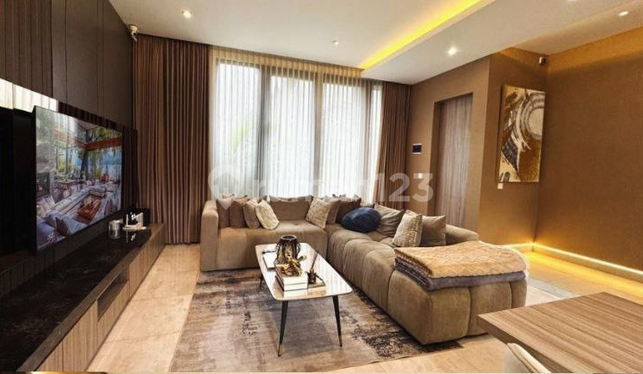 Rumah Townhouse dengan Full Upgrade Bangunan, Lengkap Beserta Isinya. Memiliki Rooftop dengan View Terbaik di Area Jagakarsa!!