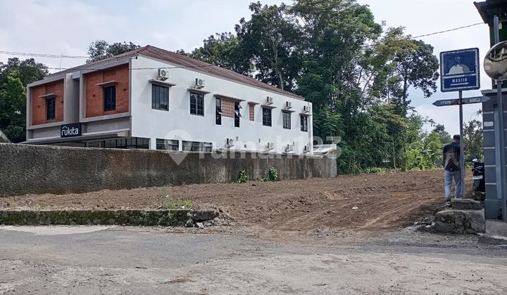 Tanah SHM Pekarangan 200 M², 800 Meter Kampus Uii Tanah SHM Pekarangan 200 M², 800 Meter Kampus Uii