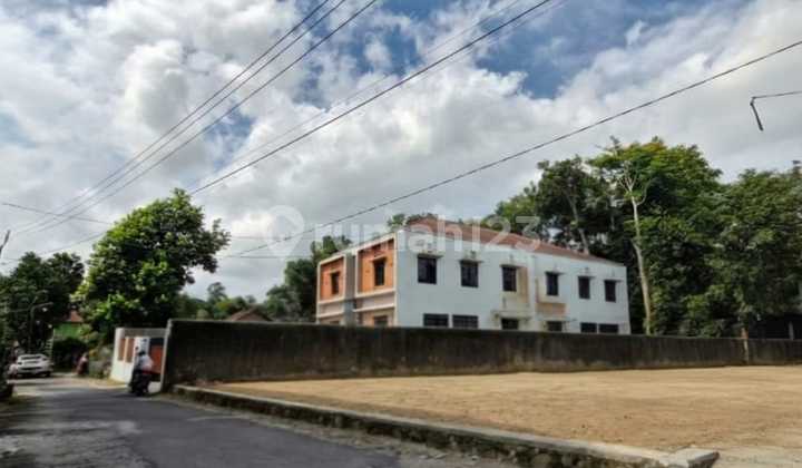 Tanah SHM Pekarangan 200 M², 500 Meter Kampus Uii Tanah SHM Pekarangan 200 M², 500 Meter Kampus Uii