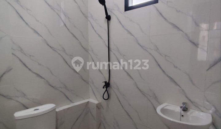 Rumah Baru 2 Lantai, Scandinavian Jl. Raya Cikunir Jakmulya Bks 2