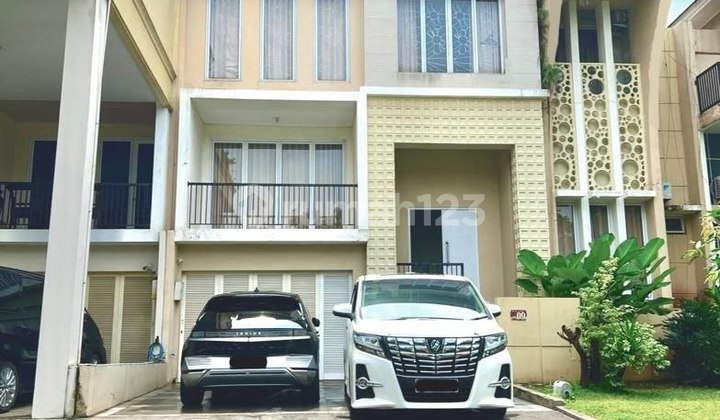 Rumah Mewah 2 Lantai di Grand Wisata Bekasi Rumah Mewah 2 Lantai di Grand Wisata Bekasi