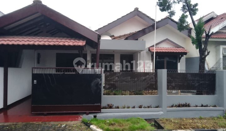 Rumah 2 Lantai Strategis di Jatiwarna Bekasi Rumah 2 Lantai Strategis di Jatiwarna Bekasi