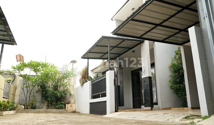 Rumah Minimalis 2 Lantai di Cluster Jatiwaringin Pondok Gede 2