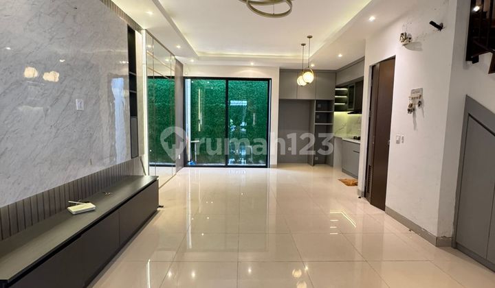 Turun Harga Rumah, 2 Lantai Bergaya Minimalist Modern, SHM, Provence Suite BSD, Dekat Pasar Modern, Dekat Akses Tol