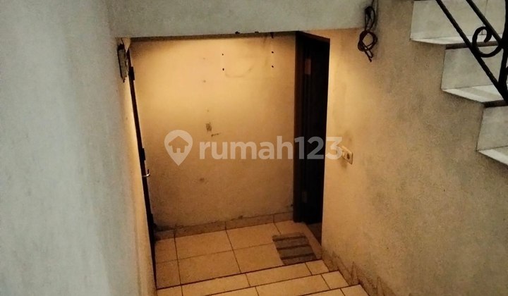 Rumah Mewah 2 Lantai Tanjung Duren - Lokasi Strategis & Good Feng Shui 2