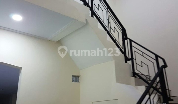 For Sale: Strategic 3-Story Shop House on Main Road Pondok Kacang Raya, Pondok Aren - Potential for 4 Floors & Land Certificate! 2