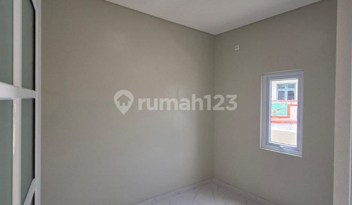 Rumah 3 Lantai Jelambar Baru - SHM, Ac+Kompor Tanam 2