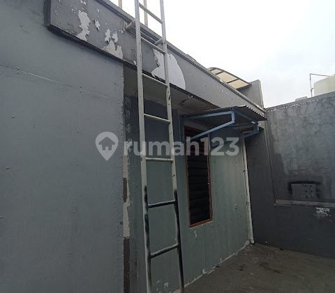 For Quick Sale: Strategic Town House on Tomang Raya - Below Market Price & Equivalent to 2 Adjacent Shophouses! 2