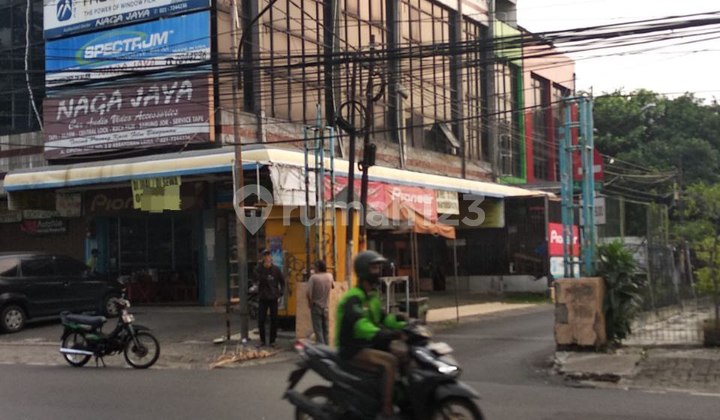 Dijual : Ruko Hoek Strategis 3,5 Lantai di Jalan Raya Ciputat - Parkir Luas 10 Mobil!