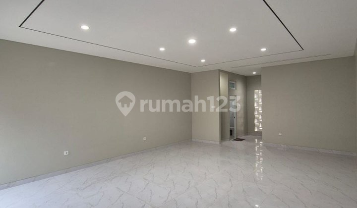 Rumah 3 Lantai Jelambar Baru - SHM, Ac+Kompor Tanam