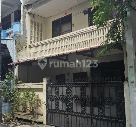 Dijual: Rumah Modern 2,5 Lantai di Tanjung Duren - Strategis, SHM & Siap Huni!