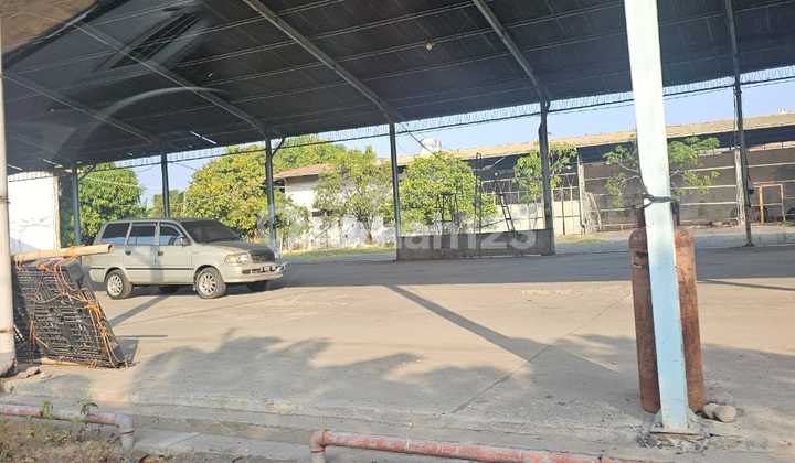 Land and Industrial Warehouse Buildings. 2