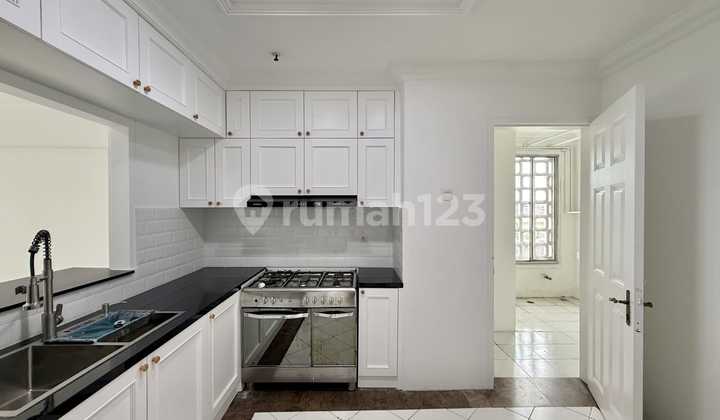 Dijual Apartemen, 2 Kamar Tidur, Unfurnished, Bagus,