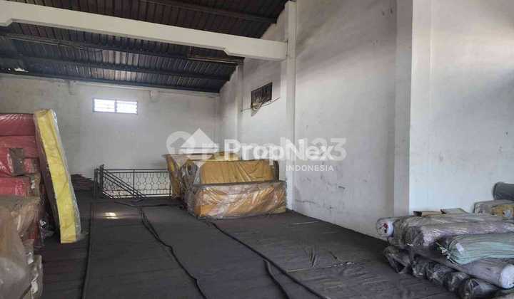 Strategic Commercial Building on Banyu Urip Main Road, Surabaya 2