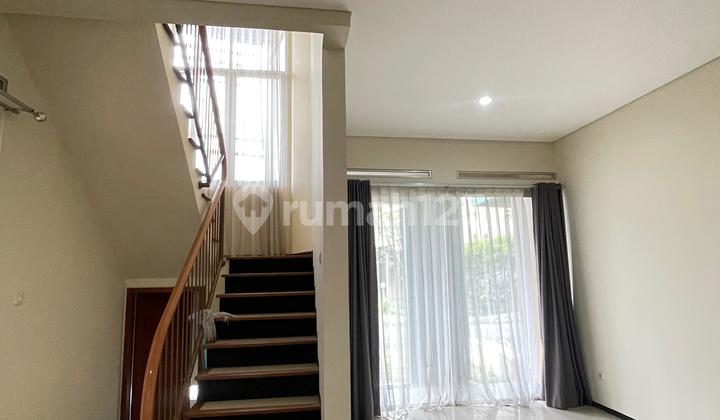 Best Location!! Well-Maintained 3+1 Residential House/Office