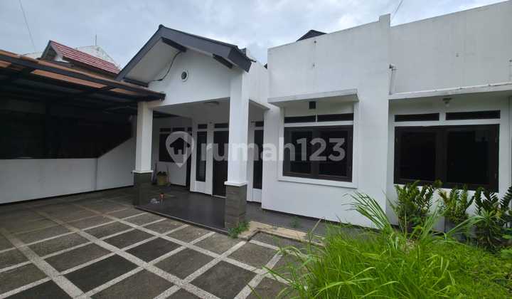 Lokasi Terbaik!!Rumah/Ruangusaha 4Kt Mainroad