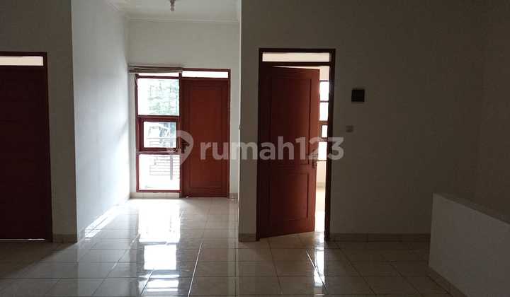 Ready to Occupy, Shop House, 2