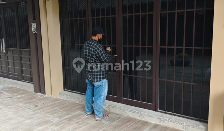 Ruko 2 Unit 3 Lantai Gandeng Euroasia Fasad Jepang, Pik 2