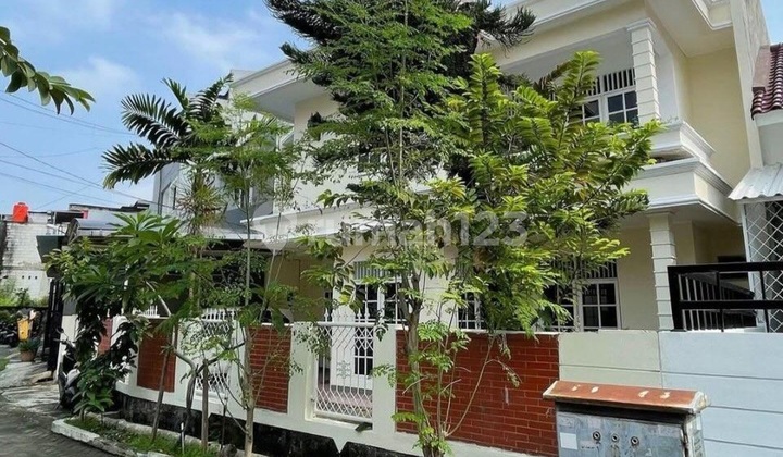 Rumah Luas dengan Harga Murah Lokasi Strategis di Kebon Jeruk