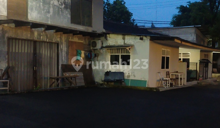 Plot with Office Building There are 5 Rooms in Jagakarsa, South Jakarta