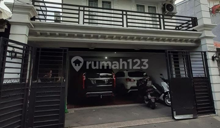 Rumah 2 Lantai Cocok untuk Usaha di Kebon Jeruk, Jakarta Barat 2
