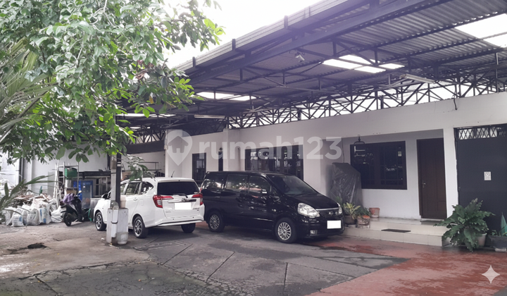 Tanah dan Bangunan Siap Pakai untuk Ruang Usaha di Kedoya, Jakbar