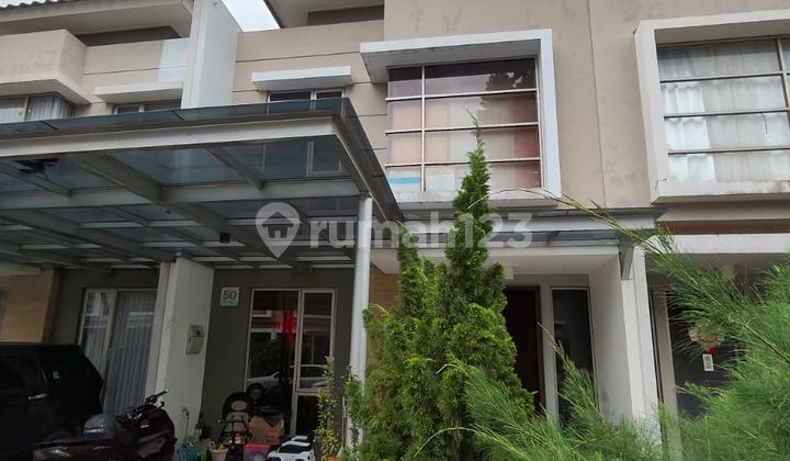 Rumah 2 Lantai Hadap Selatan Semi Furnished di Pik, Jakut