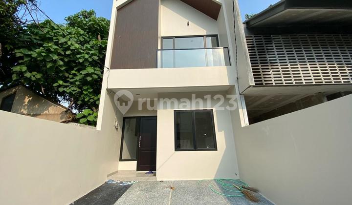 For Quick Sale: 2-Story House with SHM in Kavling Dki Meruya, Land Area 125, Building Area 140, 3 Bedrooms 3 Bathrooms.