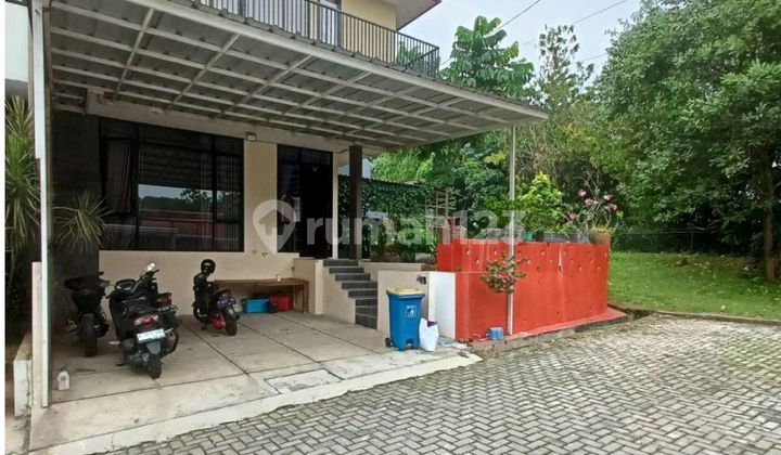 Rumah Cantik 2Lt, Semi Furnish, di Cibinong