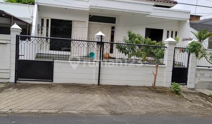Rumah Besar 8 KT Taman Alfa Indah, Depan Jalan Besar 2 Row, LT 264 M²