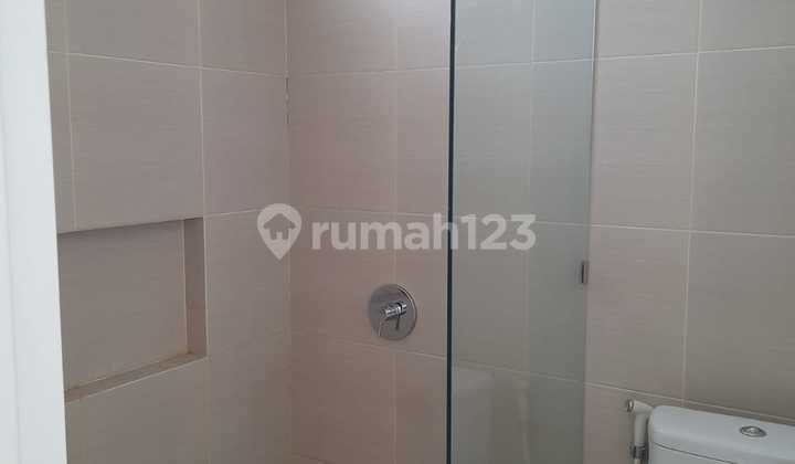 Disewakan Rumah 2 Lantai North West Park Citraland 2