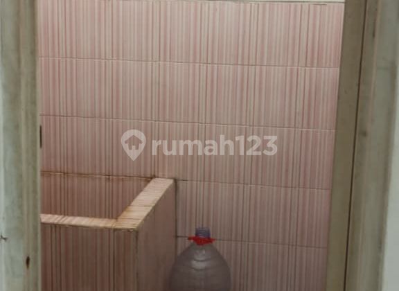 For Rent: 2-Story Shop House on Jl. Raya Menganti, Gresik 2