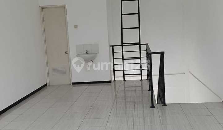 For Rent, Ready-to-Use Shop House, Renovated, King Square Driyorejo Gresik 2