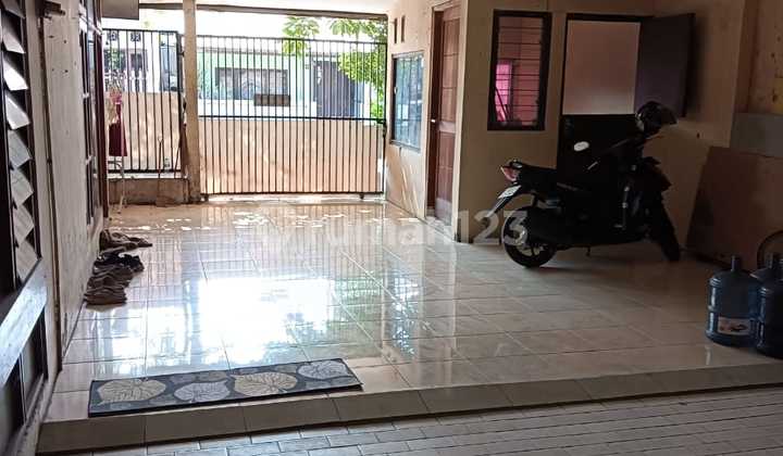 For Sale 1.5-Story House in Wonokromo, Surabaya 2