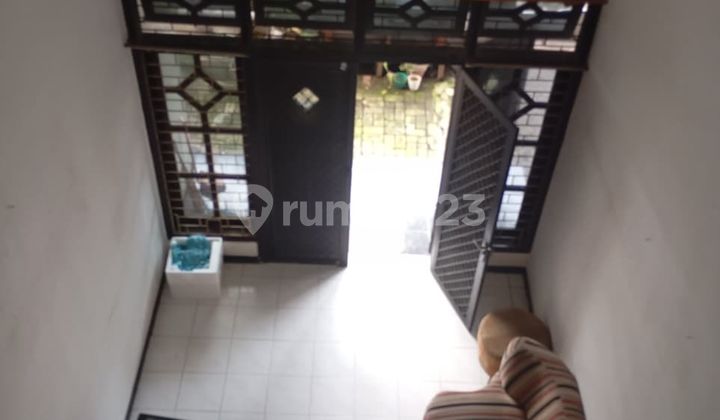 Dijual Rumah Satu Setengah Lantai di Taman Pondok Jati, Sidoarjo 2