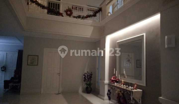 Dijual Rumah 2 Lantai di Graha Family, Surabaya 2