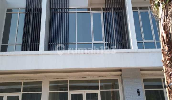 Disewakan Ruko3 Lantai di I Northwest Boulevard Citraland, Surabaya Disewakan Ruko3 Lantai di I Northwest Boulevard Citraland, Surabaya