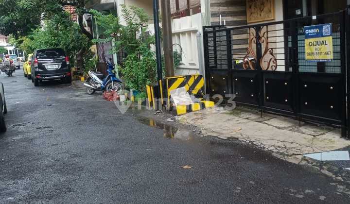 Dijual Rumah 2 Lantai di Semolowaru, Surabaya Timur Dijual Rumah 2 Lantai di Semolowaru, Surabaya Timur